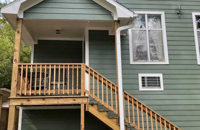 1 bedroom 1 bath townhome near campus and across from The Ramble Gallery 1