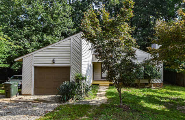 Move In Ready-New Interior Paint- 3 Bedroom 2 Bathroom- No Pets Gallery 3