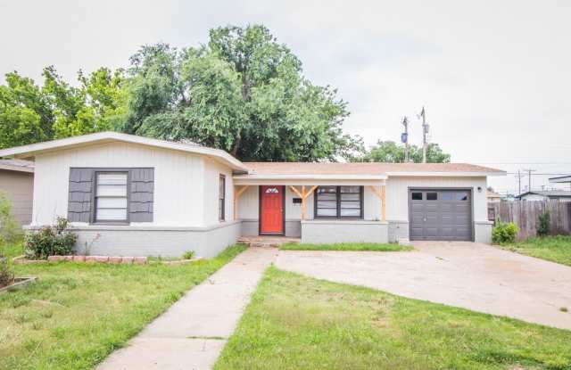 Large Recently Updated 3 Bed 2 Bath Home - 4227 37th Street, Lubbock, TX 79413