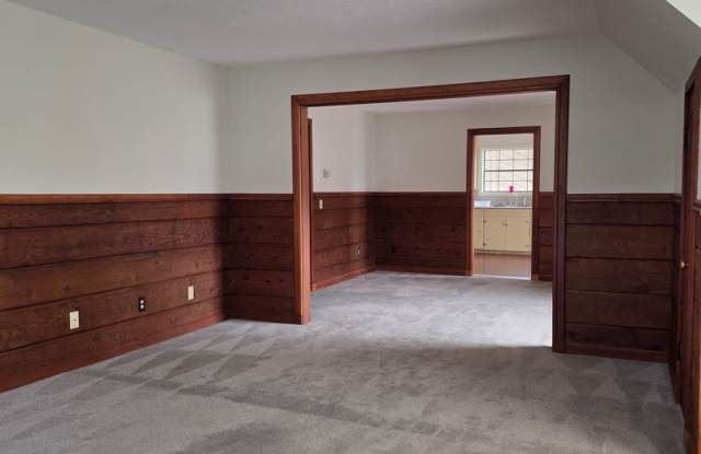 CHARMING 2 BEDROOM APARTMENT IN THE HEART OF REEDSPORT OREGON! Gallery 4