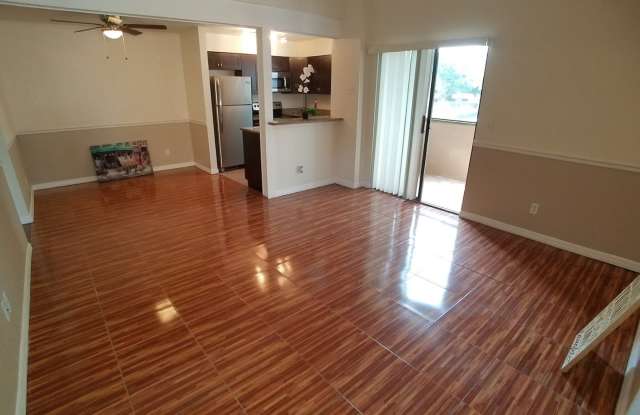 Beautiful Remodeled 1/1 Condo x Rent @ Winter Park in front of Full Sail. photos photos