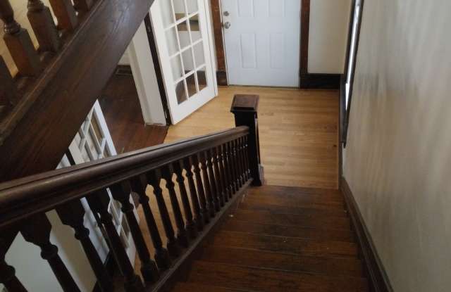 1905 Doulton Ave Gallery 3