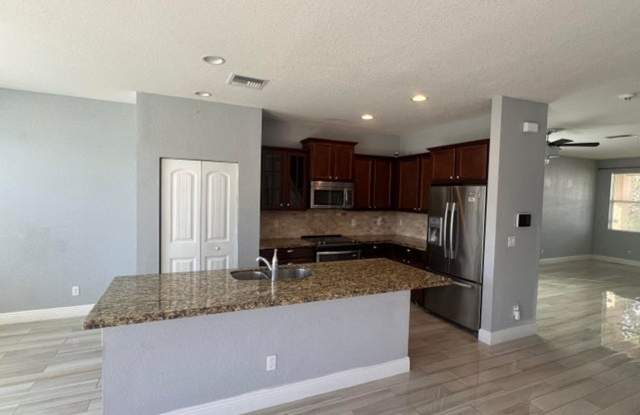 810 Palm Tree Lane, West Palm Beach, FL 33415 Gallery 3