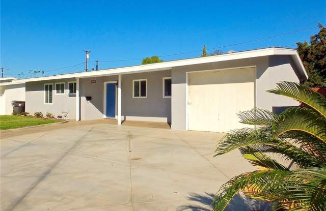 6829 E Almada Street Gallery 2