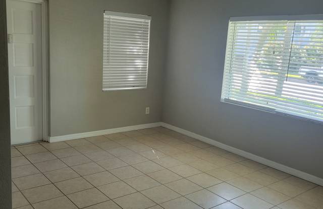 225 5th Avenue NE #1 Gallery 2