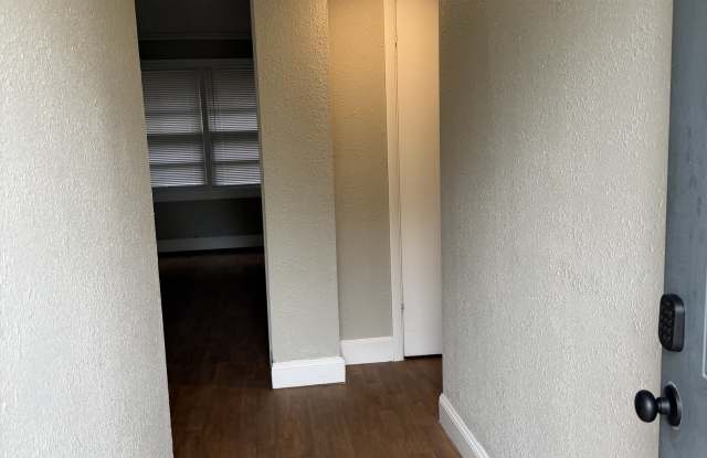 1312 S Jackson Avenue - B Gallery 2