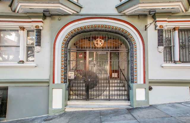 839 Leavenworth St Gallery 2