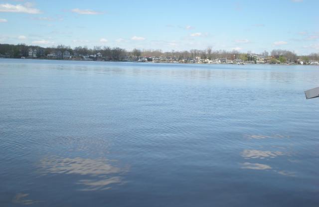 520 LN 150 H HAMILTON LAKE Gallery 4