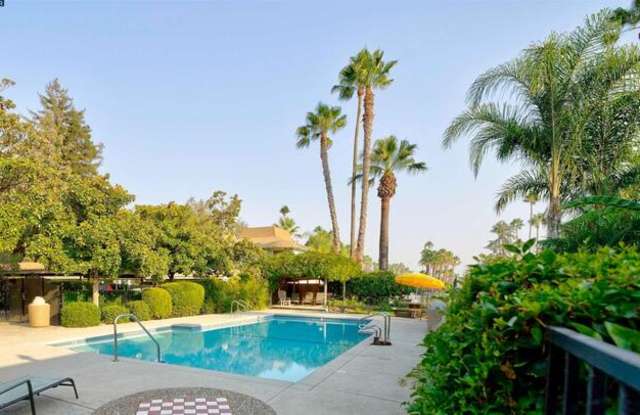6241 Riverside Boulevard Gallery 1