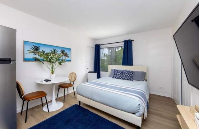 Relaxed Waikiki Living | Walk to Beach | W/D  AC photos photos