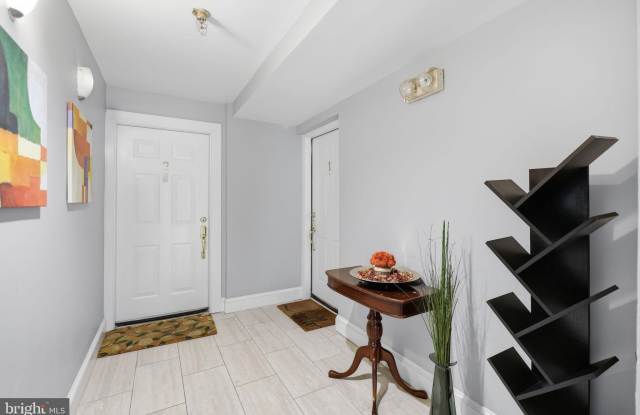 1527 16TH Street NW Gallery 4