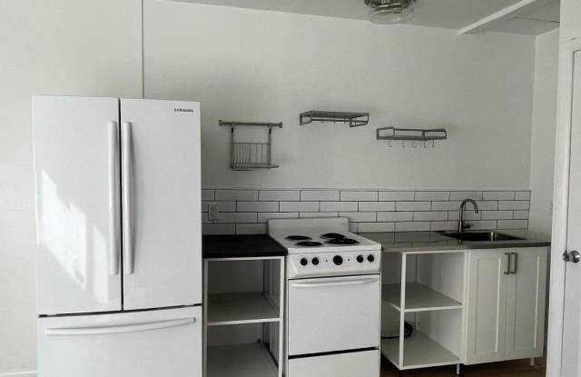 320 W Blue Heron Boulevard photos photos