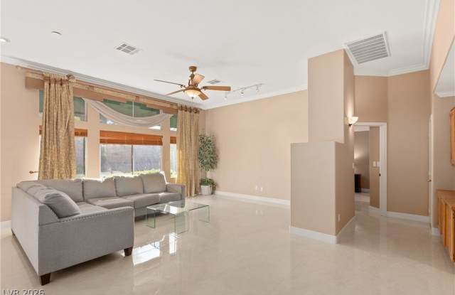 2555 Sundew Avenue Gallery 2
