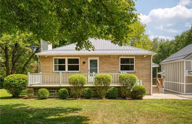 492 Center Grange Road photos photos