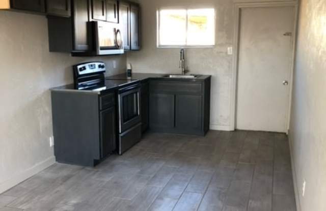 645 South 21st Avenue - 645 South 21st Avenue, Yuma, AZ 85364