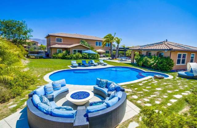 POOL | PRIVATE | Large Estate with Resort-Style Amenities Gallery 3