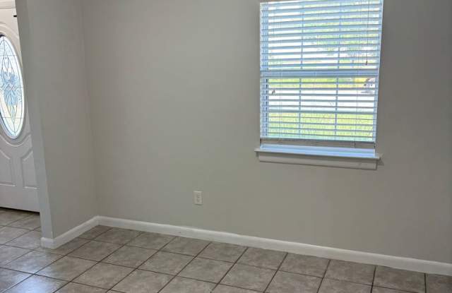 8410 Williamsburg Cir photos photos