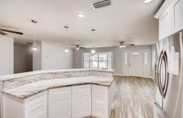 1930 Blue Heron Way Gallery 4