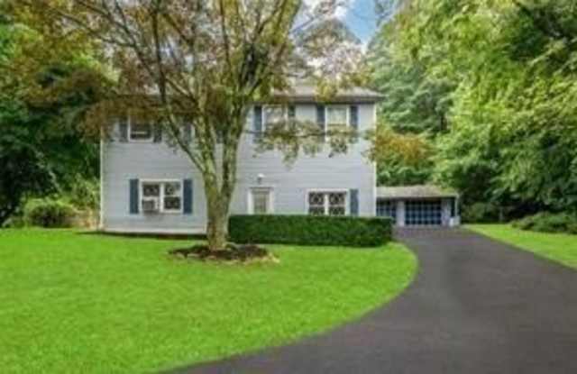 898 Chestnut Ridge Road - 898 Chestnut Ridge Road, Chestnut Ridge, NY 10977