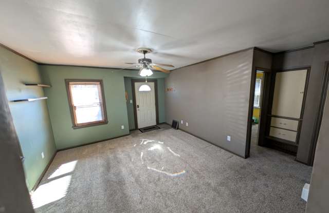 1112 East Douglas Avenue - 1112 East Douglas Avenue, Des Moines, IA 50316 1112 East Douglas Avenue - 1112 East Douglas Avenue, Des Moines, IA 50316