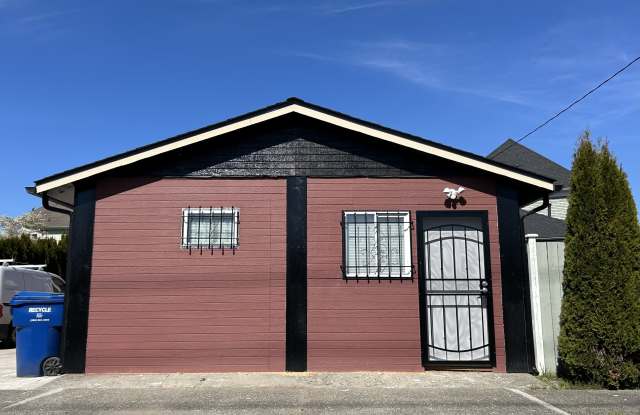 8429 Dallas Ave S - 8429 Dallas Avenue South, Seattle, WA 98108