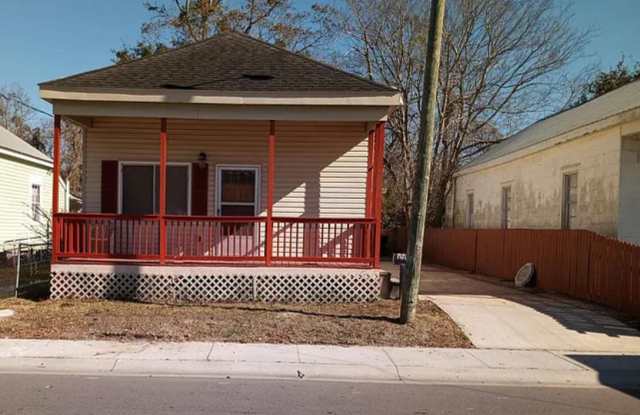 258 Reynoir St - 258 Reynoir Street, Biloxi, MS 39530