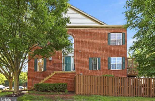 45805 MARLANE Terrace Gallery 3