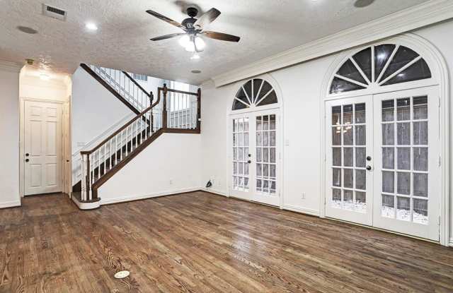 1742 Norfolk Street Gallery 4