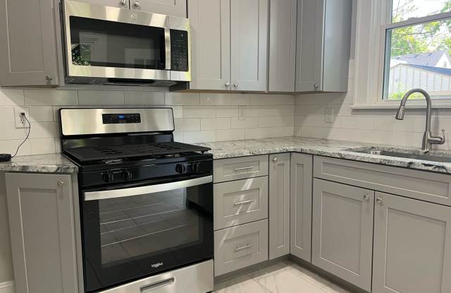 Fantastic 3 bedroom, 1.5 bathroom duplex close to Ohio State and High Street photos photos