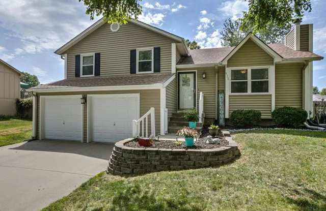 Picture-Perfect Home in the Heart of Lee's Summit! photos photos Picture-Perfect Home in the Heart of Lee's Summit! photos photos