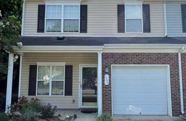 Townhouse / Whitsett photos photos