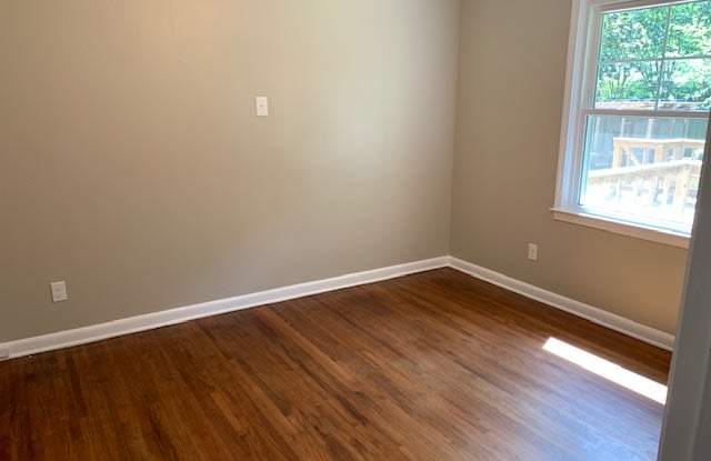 5267 Sequoia Road Gallery 3