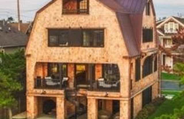 608 Lake Avenue Gallery 2