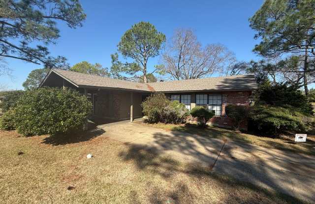 ** 3 Bed 2 Bath Located in Virginia Estates ** Call 334-366-9198 to schedule a self tour photos photos