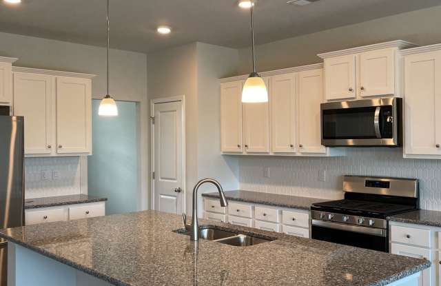 Newly built 5 bedroom home in The Parks photos photos