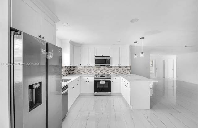 9242 SW 18th Rd photos photos