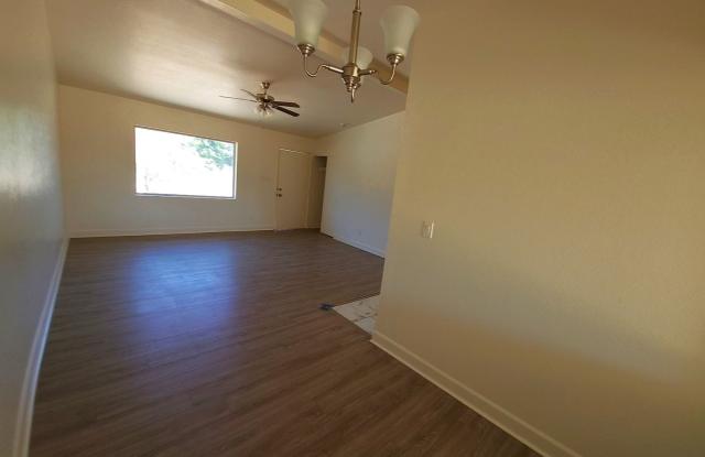 CUTE  AFFORDABLE HOME ON WEST SIDE! Gallery 3