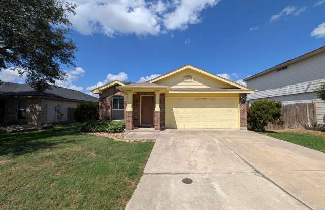 3/2/2 in Quail Valley / Fridge, Washer, Dryer Included / Owner Pays to Mow & Trim Yard / Large Deck in Backyard / CISD Gallery 3