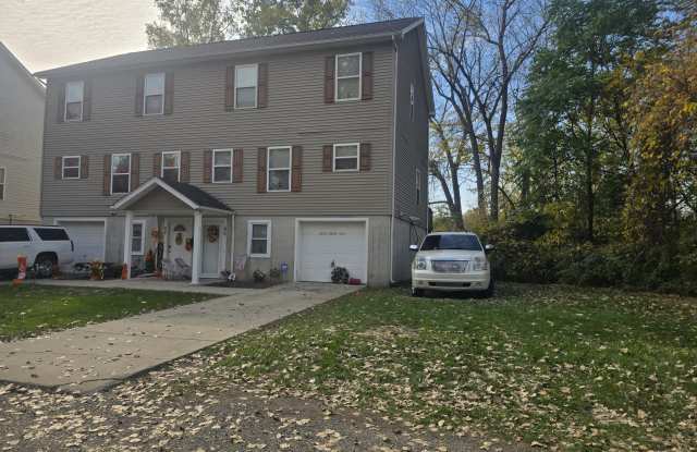 102 East Montcalm Street - 1 Gallery 1