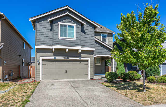 Beautiful 4 bedroom, 2.5 bath home in Rainier Ridge! photos photos