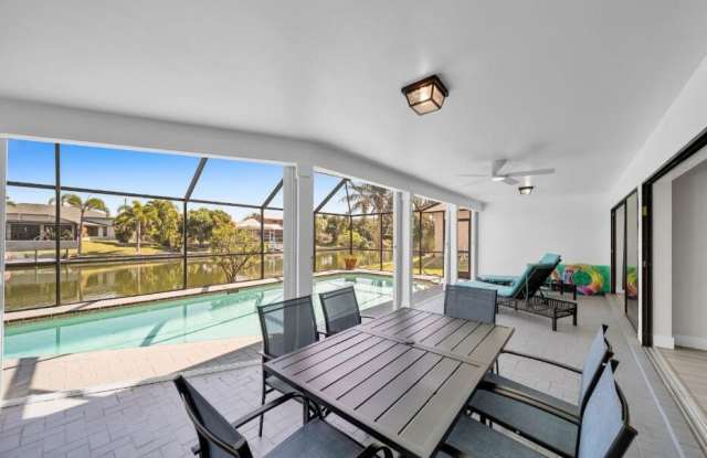 2723 SW 5th Avenue photos photos