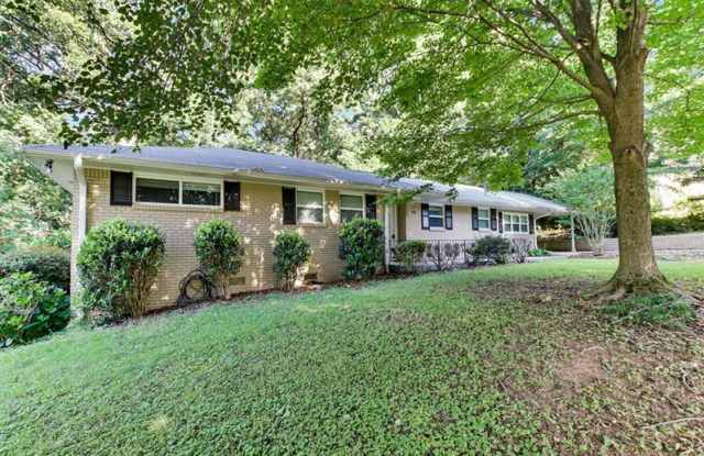 2352 Elmwood Circle Gallery 4