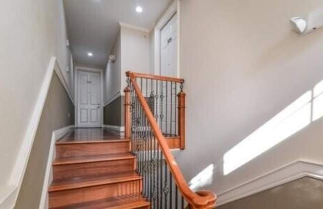 918 W Huron St Street photos photos