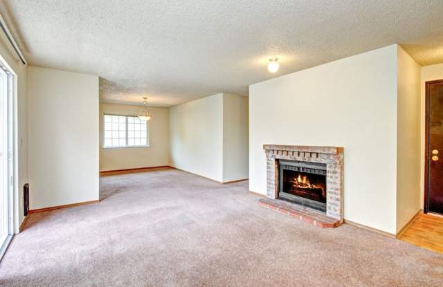 COMING SOON11 $2390 / 2 BR GREAT SAN LEANDRO HOME...GREAT LOCATION...GREAT PRICE - 235 Maud Avenue, San Leandro, CA 94577