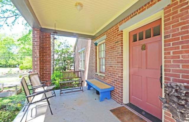 412 Hilldale Drive Gallery 2