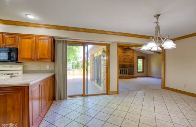 752 Englewood Dr Gallery 4