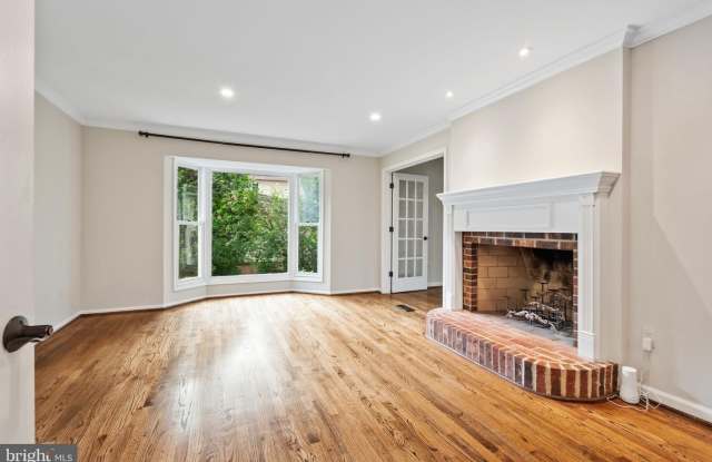 6506 BELLAMINE CT Gallery 4