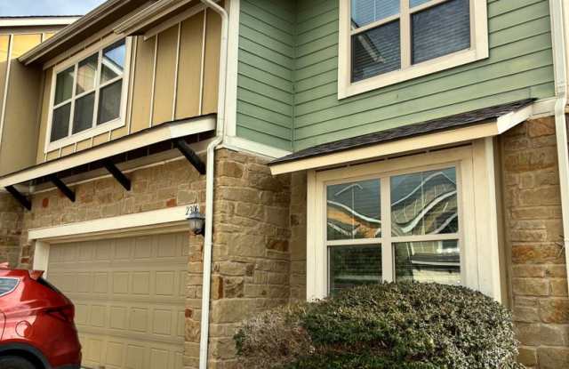 Bright 3BR 3BA Home w/ Community Pool & Dog Park • Fenced Backyard • Attached Garage in Round Rock - 1620 Bryant Drive, Round Rock, TX 78664