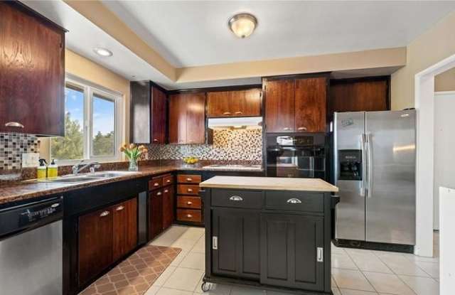 1360 Shadow Ln Gallery 2