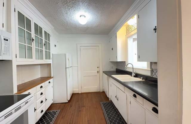 Spacious 4-Bedroom Norfolk Home with Sunroom & Fenced Backyard! Gallery 3